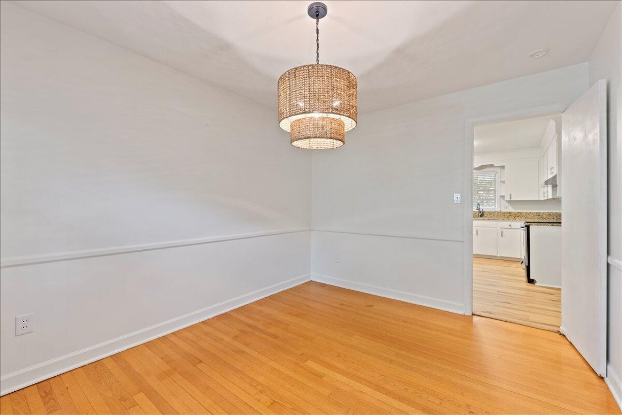 251 Bennett Street Photo 9