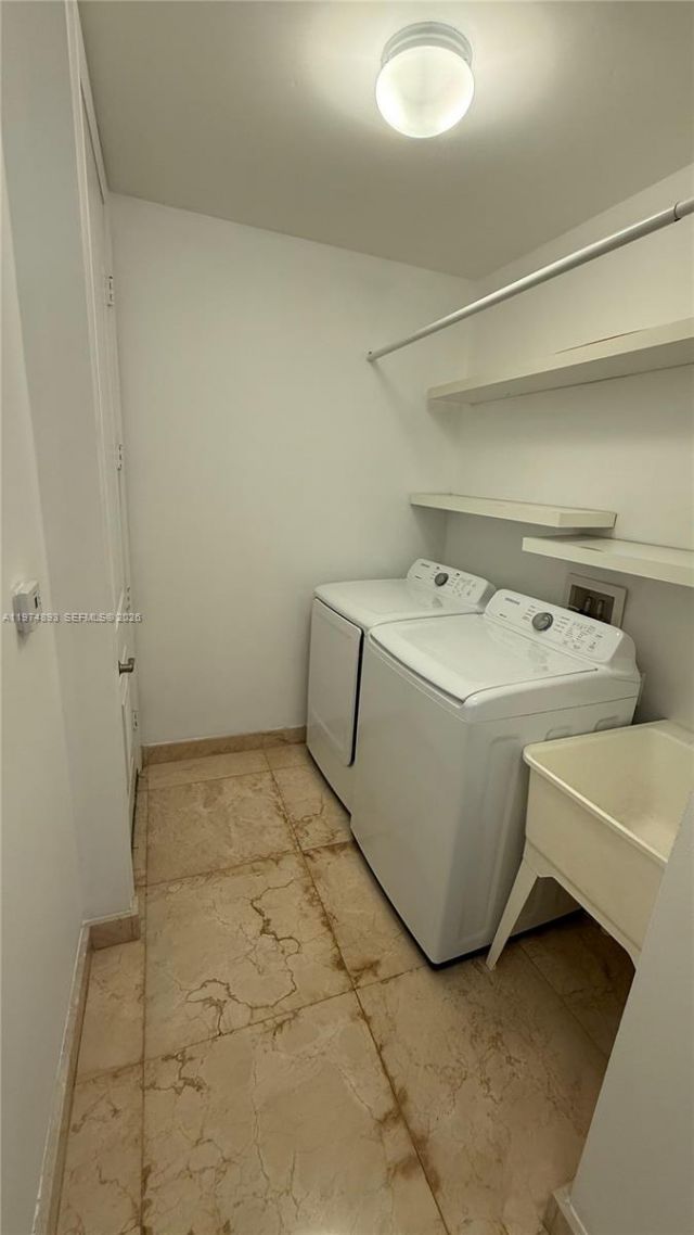 642 Valencia , Unit 305, Coral Gables, FL 33134 Photo