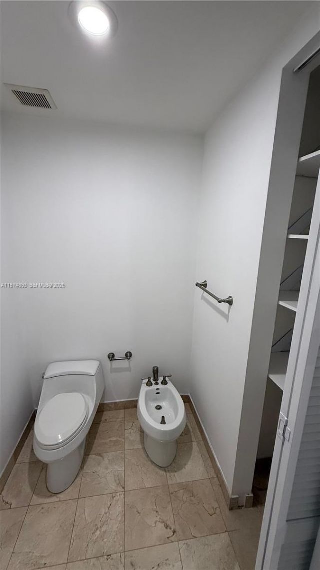 642 Valencia , Unit 305, Coral Gables, FL 33134 Photo