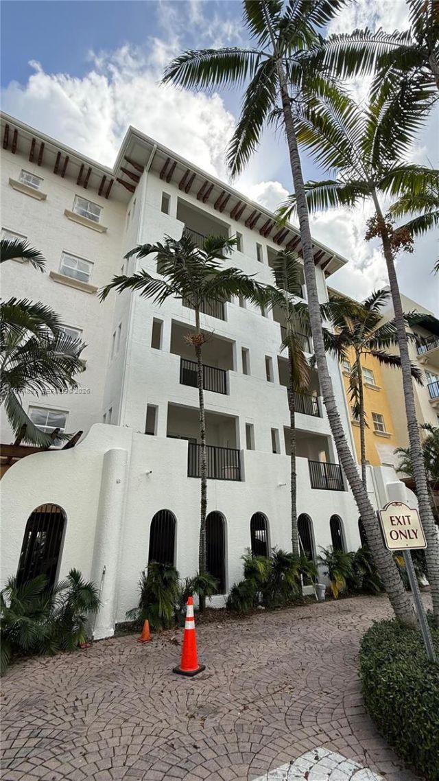 642 Valencia , Unit 305, Coral Gables, FL 33134 Photo