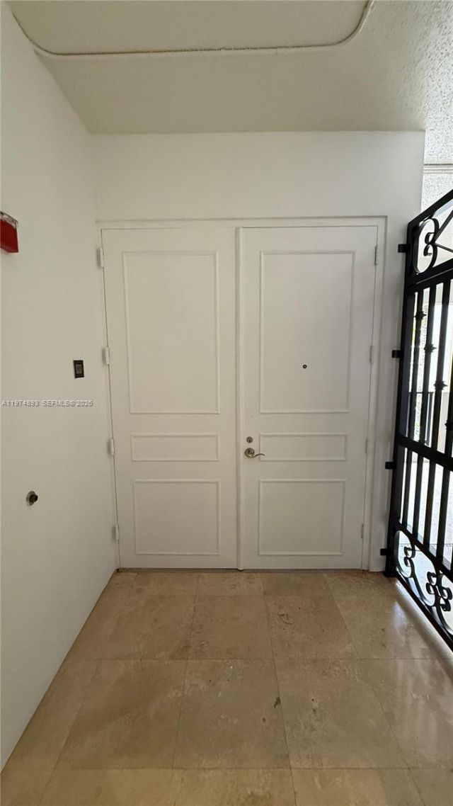 642 Valencia , Unit 305, Coral Gables, FL 33134 Photo