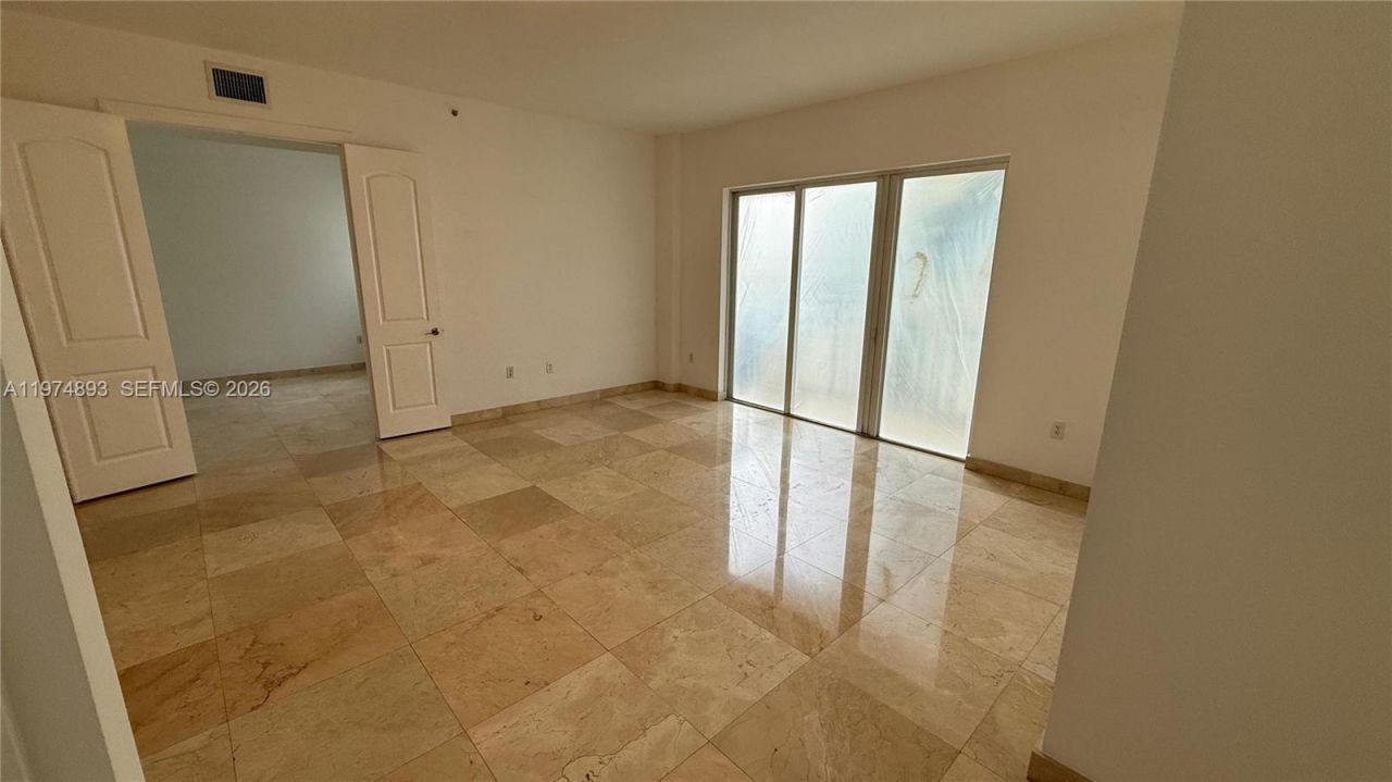 642 Valencia , Unit 305, Coral Gables, FL 33134 Photo