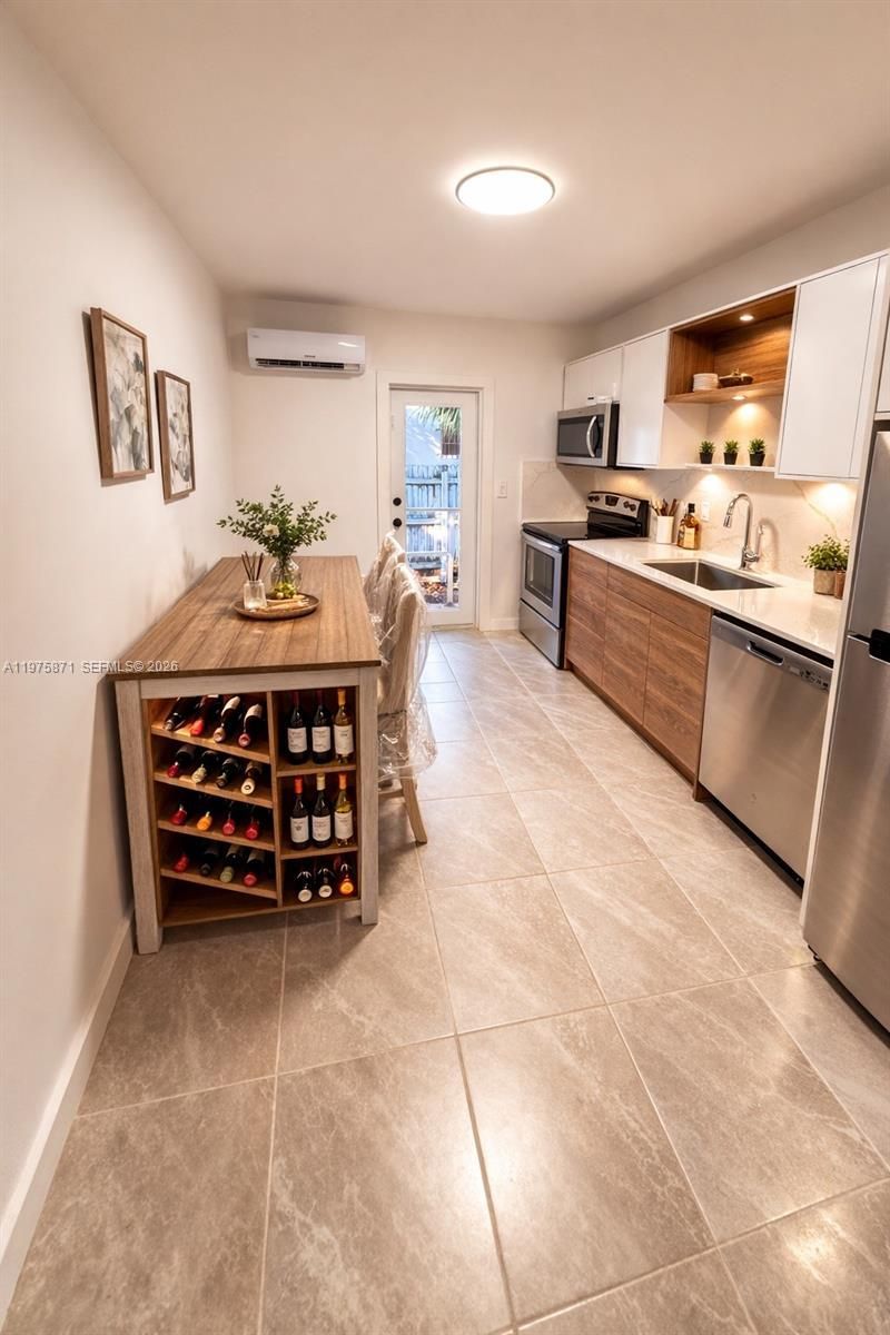 7800 NE 10th Ct, Unit 2, Miami, FL 33138 Photo