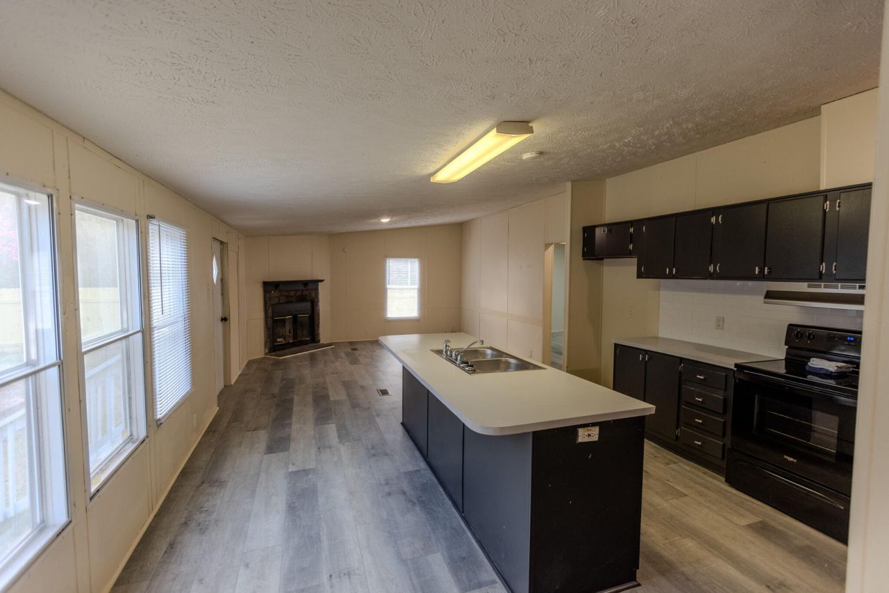 283 W End Drive Photo 6