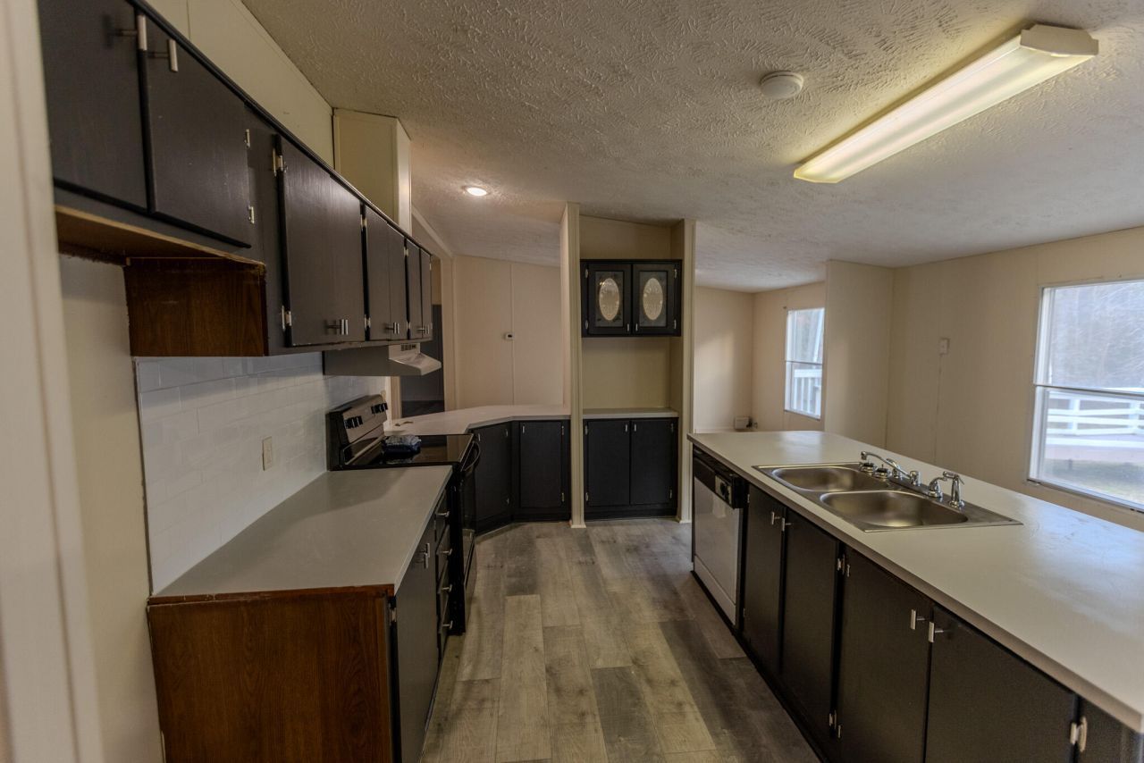 283 W End Drive Photo 7