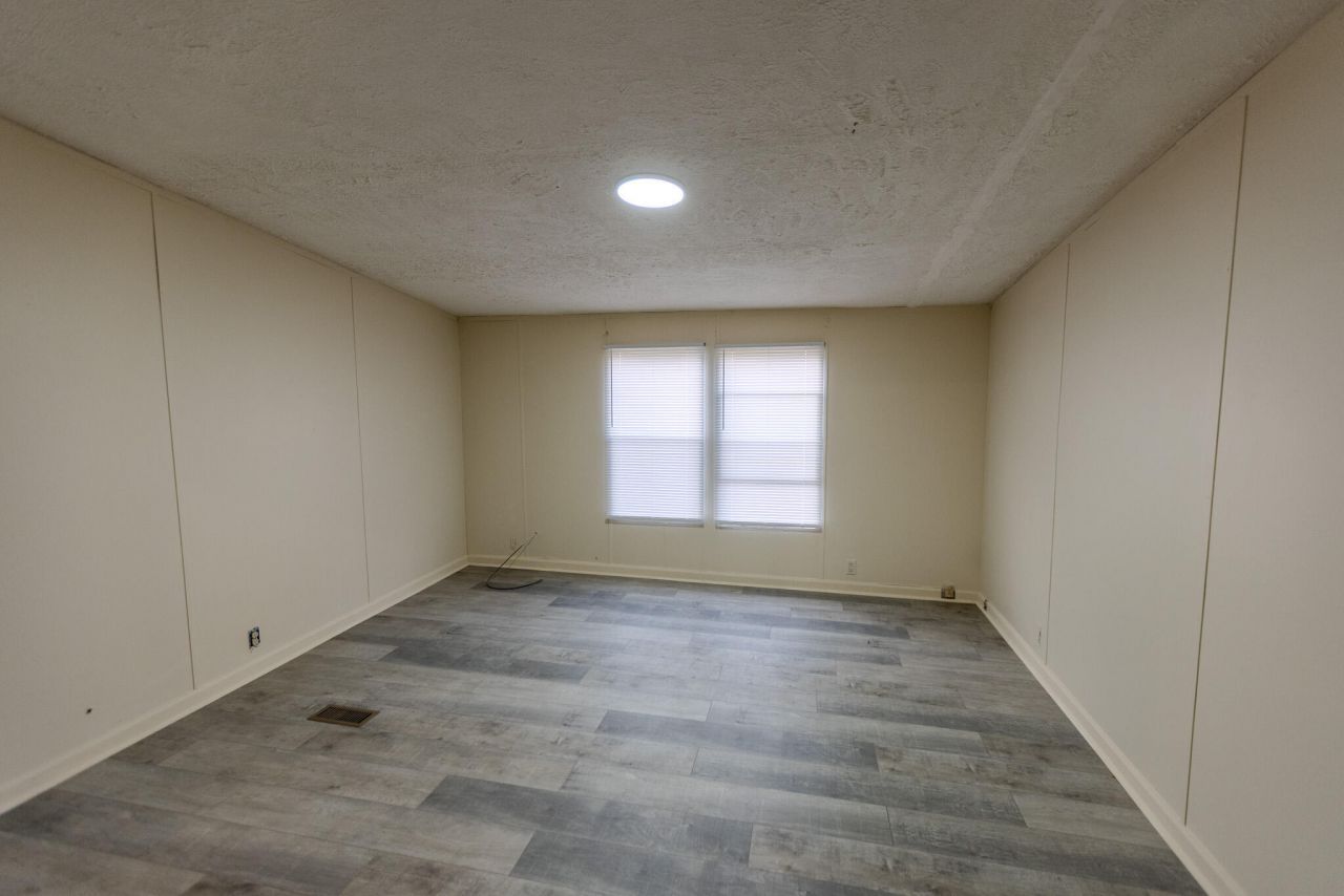 283 W End Drive Photo 9