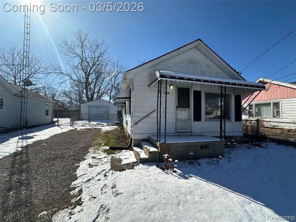 1119 W Bergin Avenue, Flint Twp, MI 48507