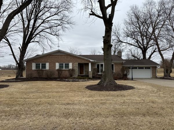 233 Manor Drive , Riverdale, IA 52722