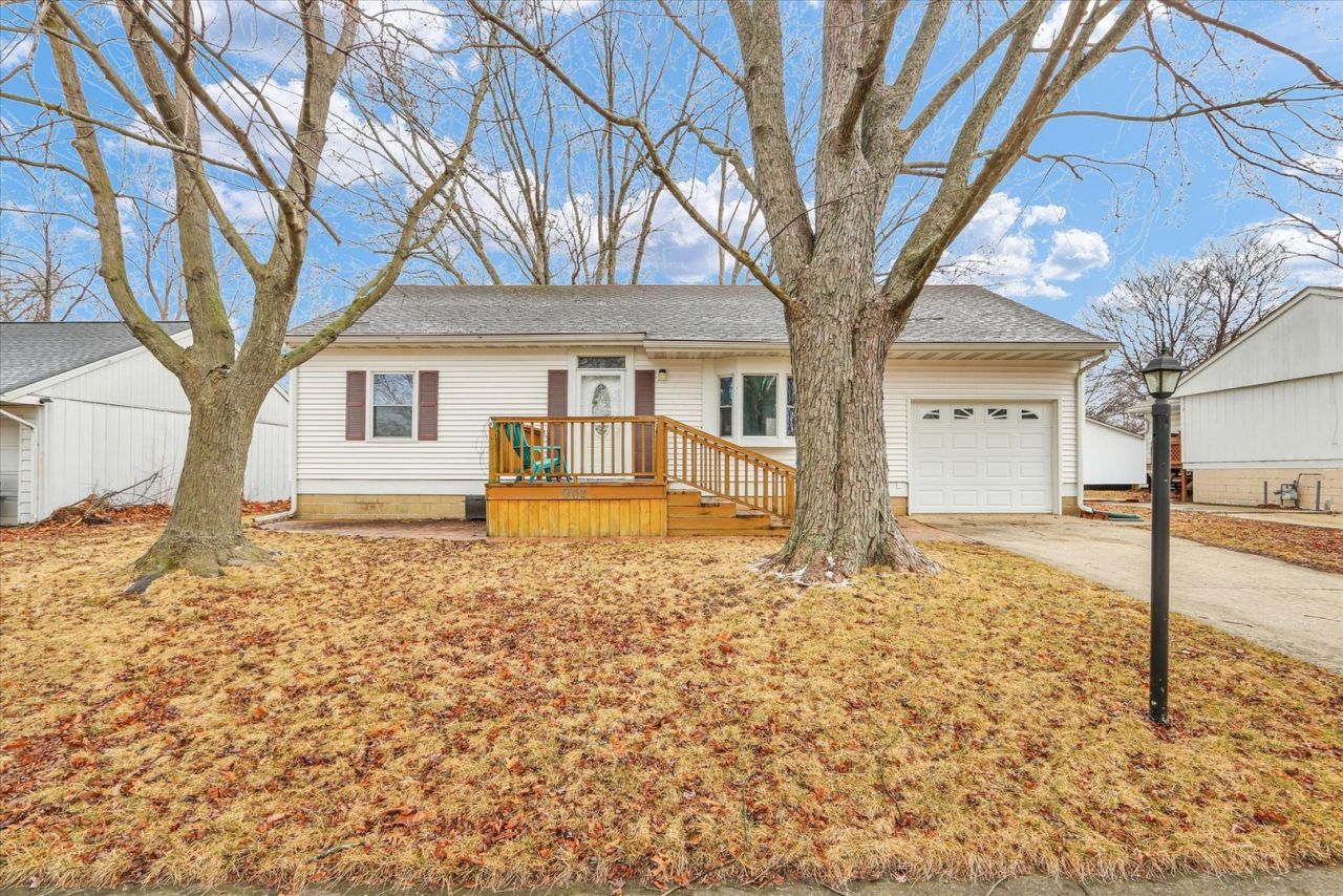 902 Oakcrest Drive, Champaign, IL 61821 Main Photo