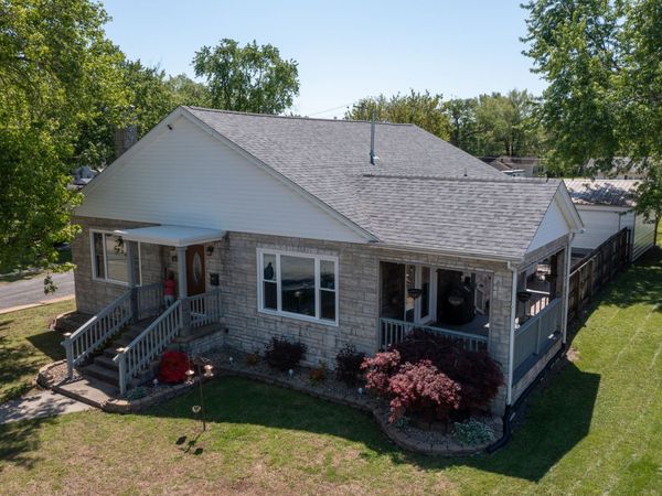 433 E Main Street, Salem, IL 62881