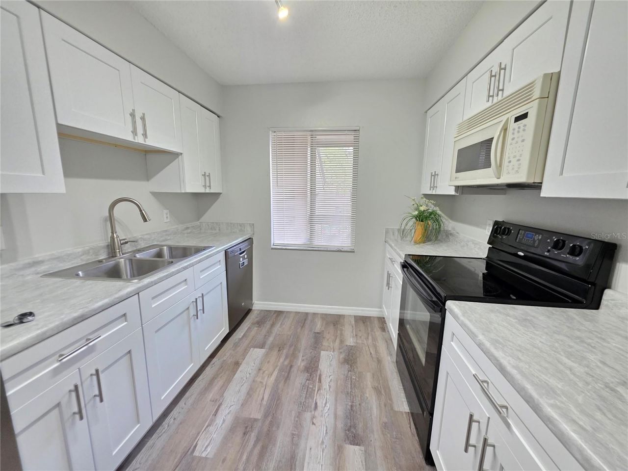 7604 Abbey Lane, Unit 214, Tampa, FL 33617 Photo