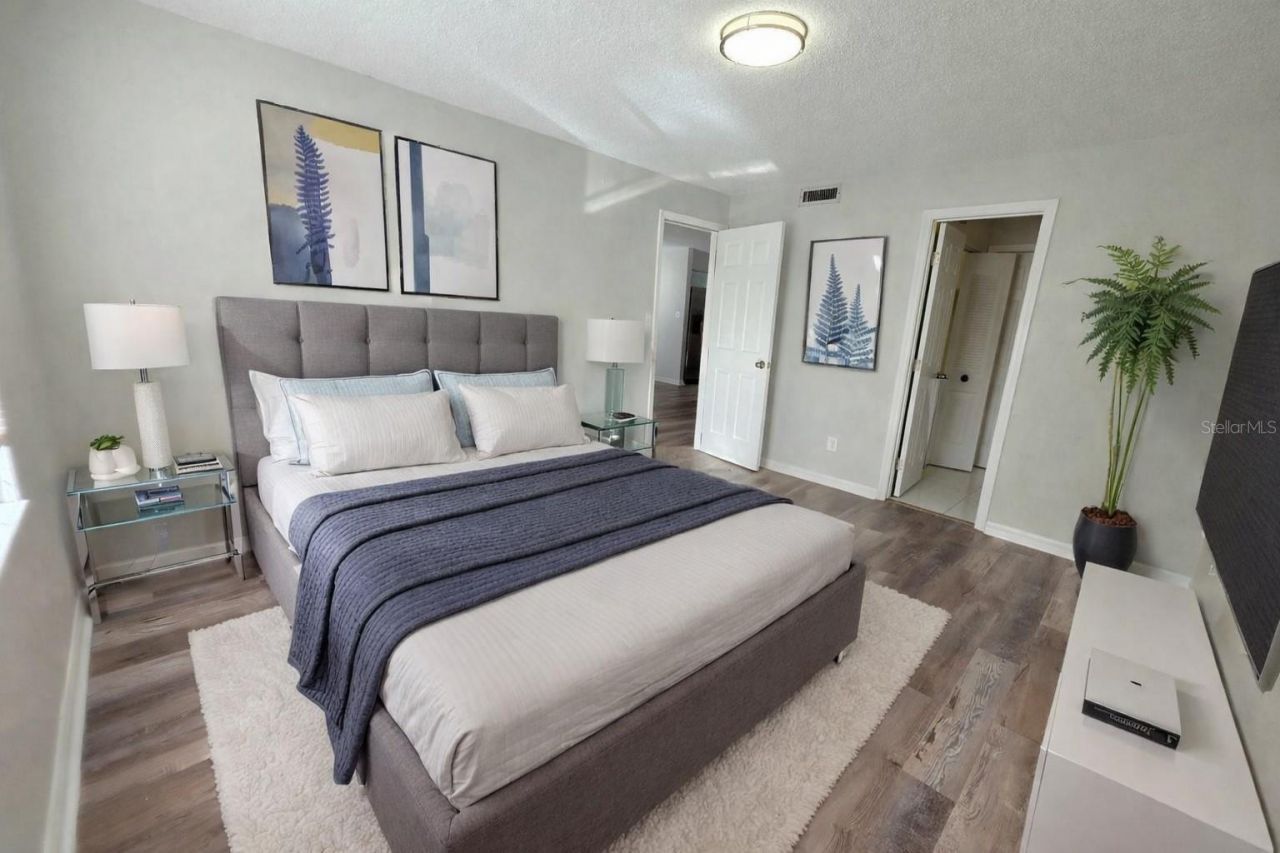 7604 Abbey Lane, Unit 214, Tampa, FL 33617 Photo