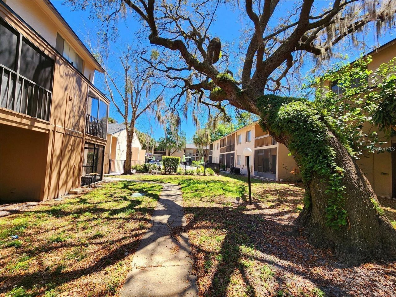 7604 Abbey Lane, Unit 214, Tampa, FL 33617 Photo