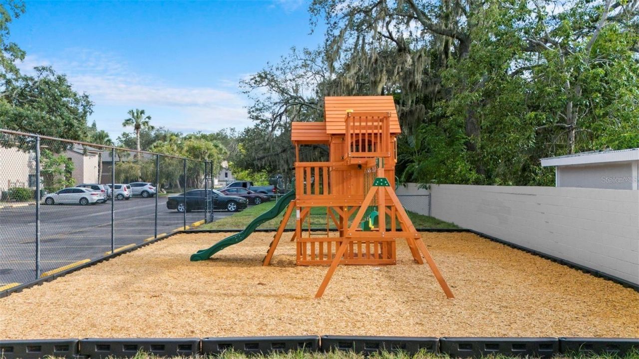 7604 Abbey Lane, Unit 214, Tampa, FL 33617 Photo