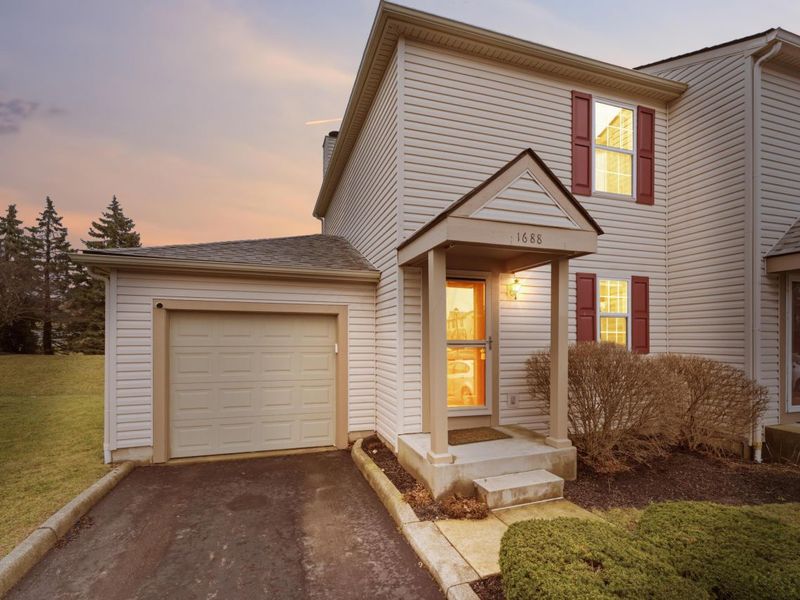 1688 Bennigan Drive, Unit 169A, Hilliard, OH 43026 Photo 2