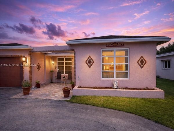 11827 NW 39th St , Sunrise, FL 33323