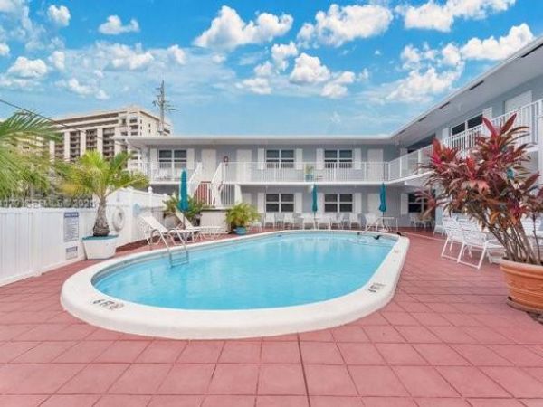 4658 Bougainvilla Dr , Unit 56, Lauderdale By The Sea, FL 33308