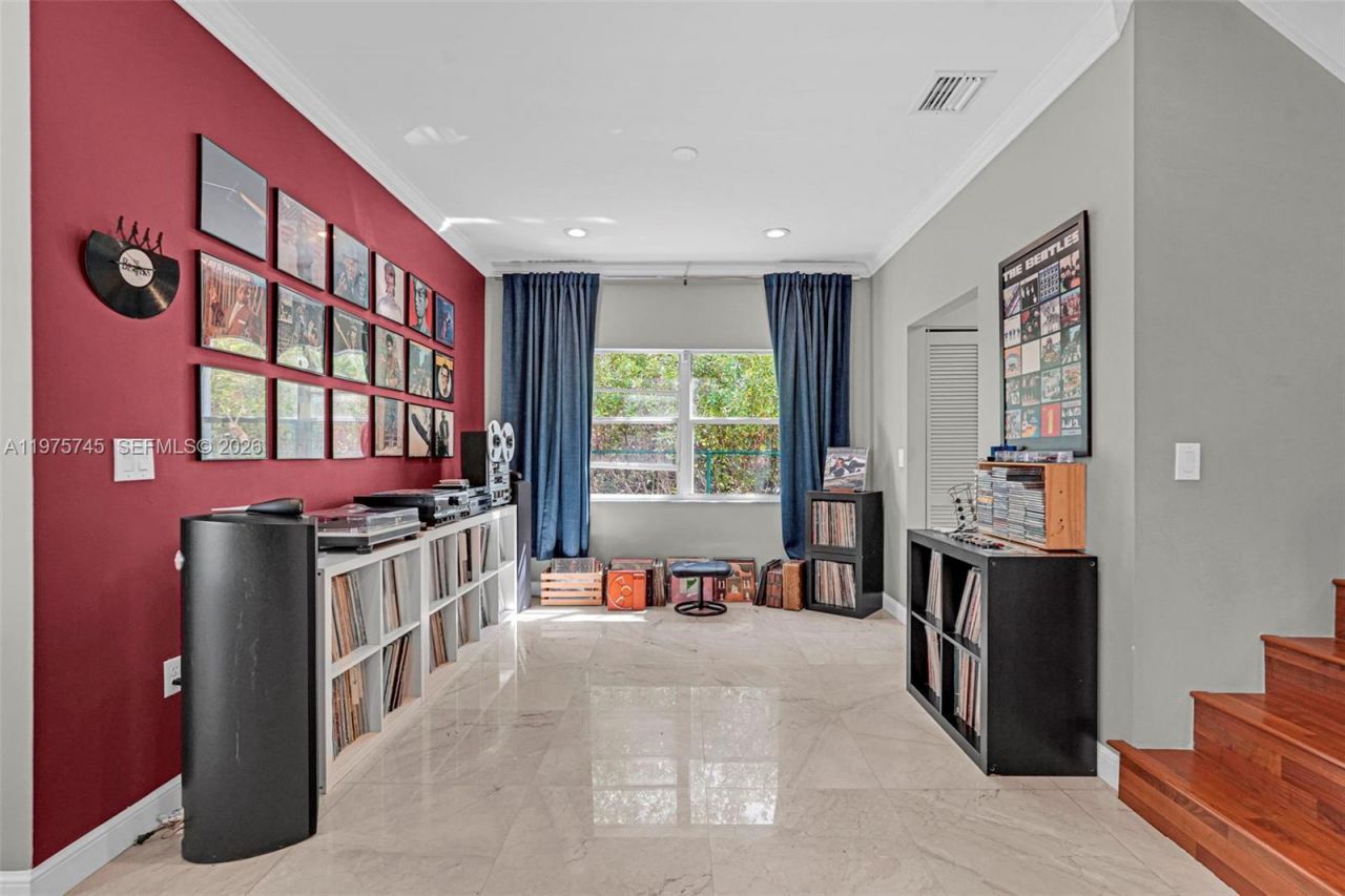 1425 Weeping Willow Way, Hollywood, FL 33019 Photo