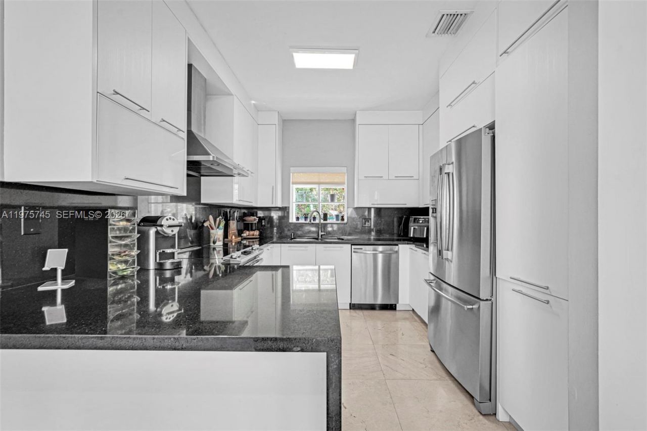 1425 Weeping Willow Way, Hollywood, FL 33019 Photo