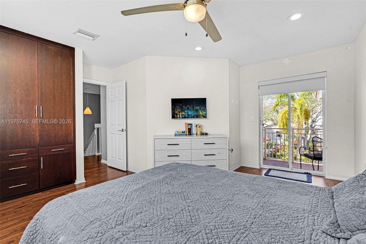 1425 Weeping Willow Way, Hollywood, FL 33019 Photo