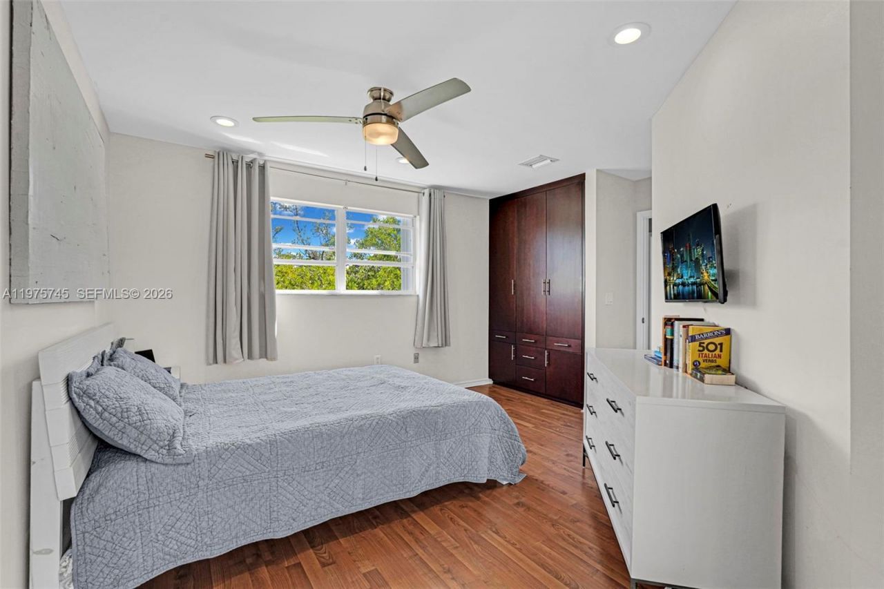 1425 Weeping Willow Way, Hollywood, FL 33019 Photo