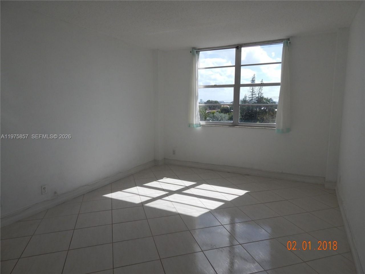 1455 N Treasure Dr, Unit 4L, North Bay Village, FL 33141 Photo