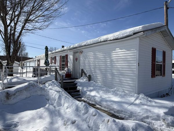 5 Coreys Mobile Home Park, Littleton, NH 03561