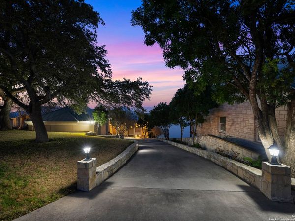 985 Janet, Canyon Lake, TX 78133