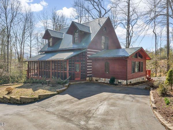 319 Ivy Wood Lane, Mountain City, TN 37683