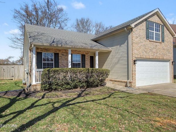 135 Sumner Meadows Lane, Hendersonville, TN 37075