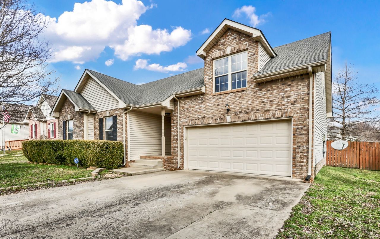 3260 Veranda Cir, Clarksville, TN 37042 Main Photo