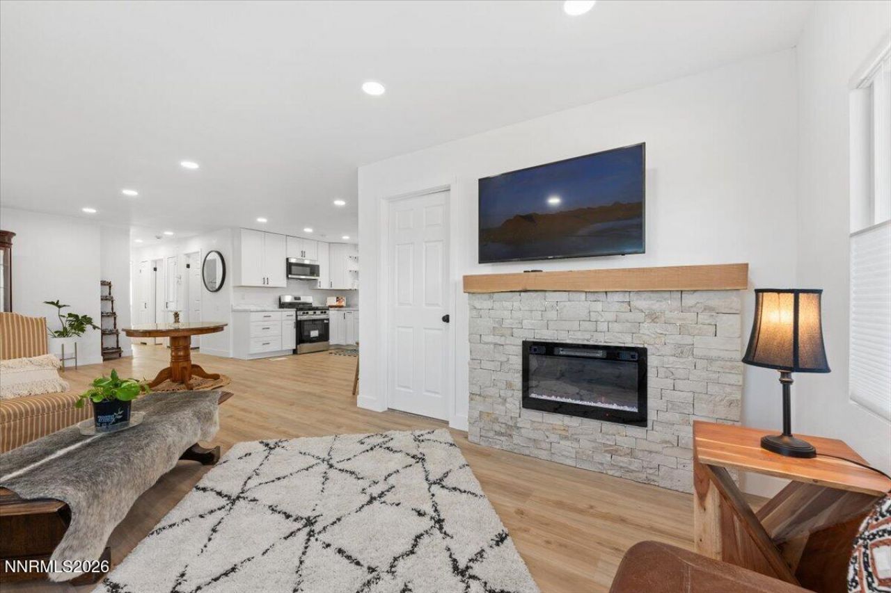 384 Loster Way, Sun Valley, NV 89433 Photo