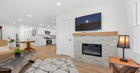 384 Loster Way, Sun Valley, NV 89433 Photo