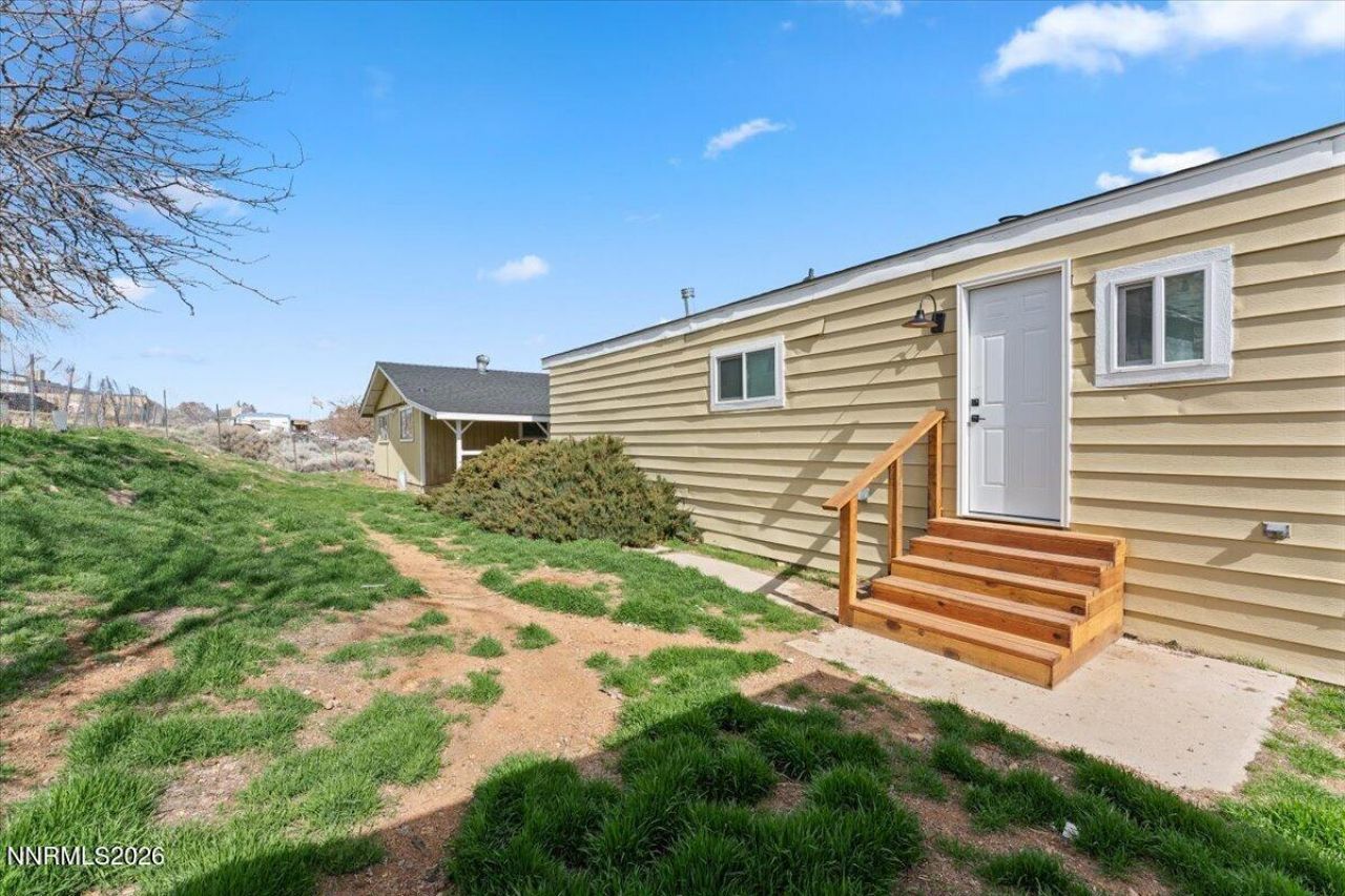 384 Loster Way, Sun Valley, NV 89433 Photo