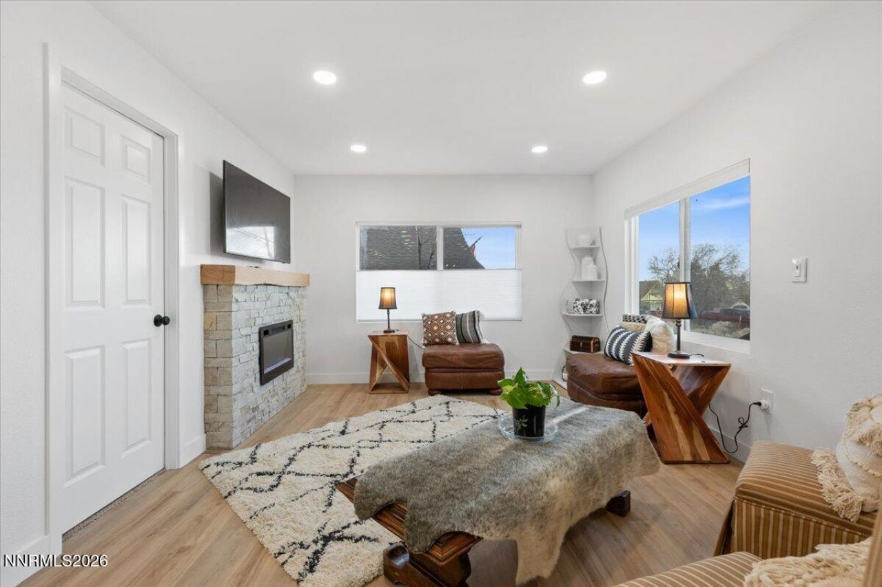 384 Loster Way, Sun Valley, NV 89433 Photo