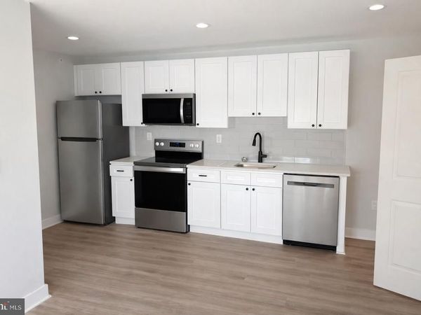 7406 BRISTOL PIKE, Unit 6, LEVITTOWN, PA 19057