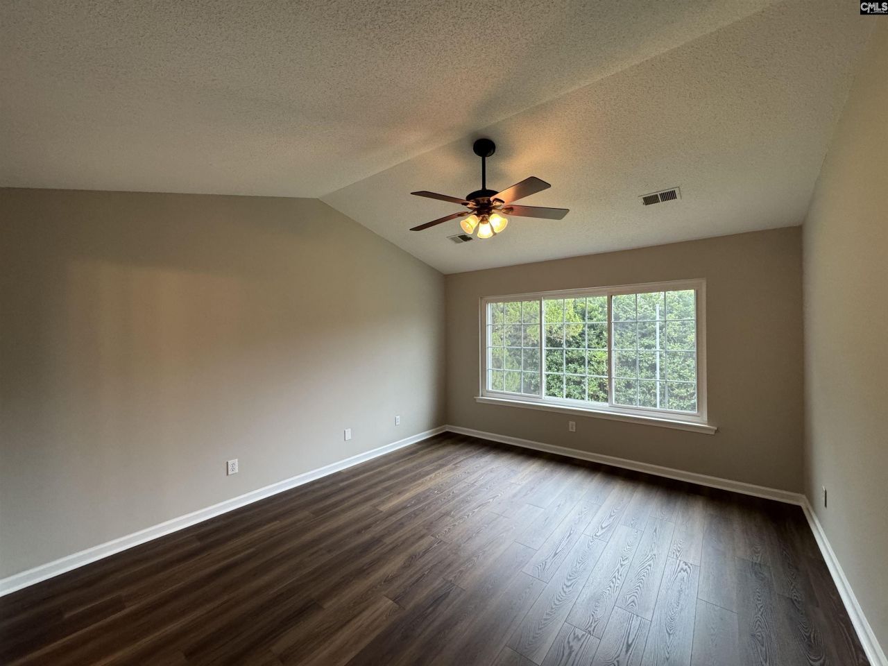 102 Wisteria Way  Photo 10