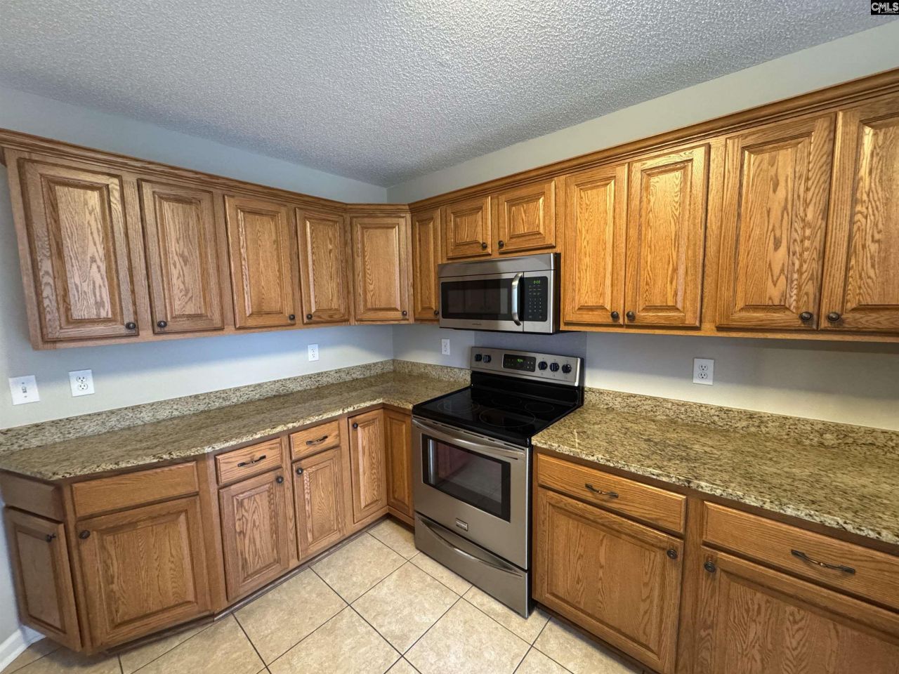 102 Wisteria Way  Photo 5