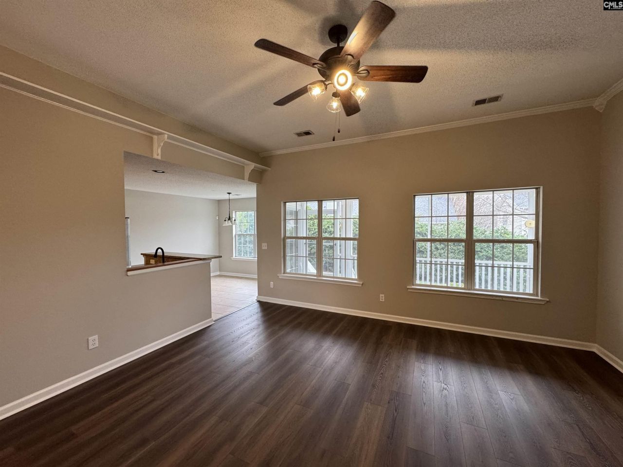 102 Wisteria Way  Photo 9