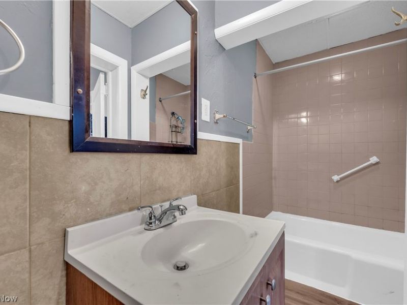 72 Northfield Road, Unit 2, Bedford, OH 44146 Photo 16