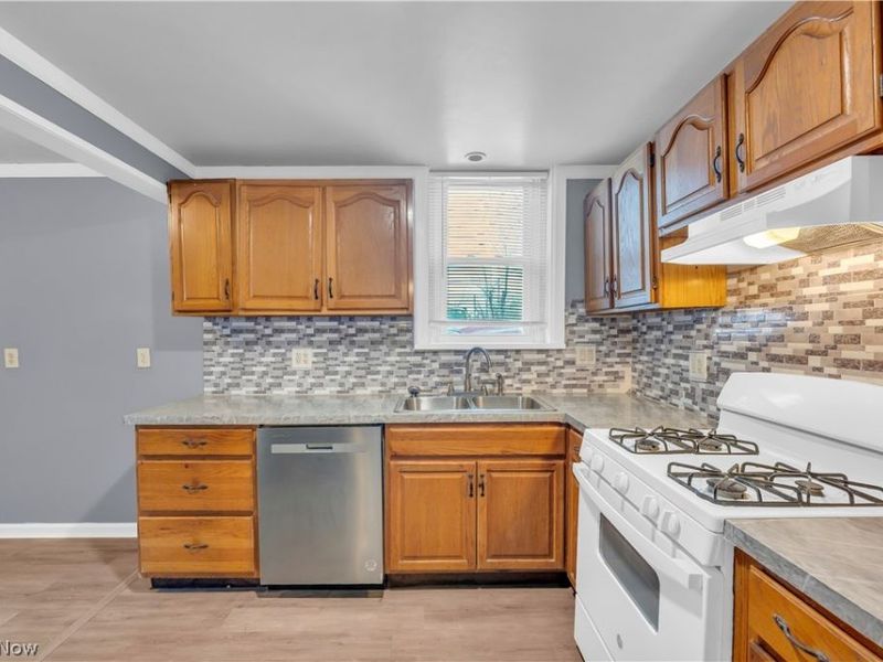 72 Northfield Road, Unit 2, Bedford, OH 44146 Photo 9