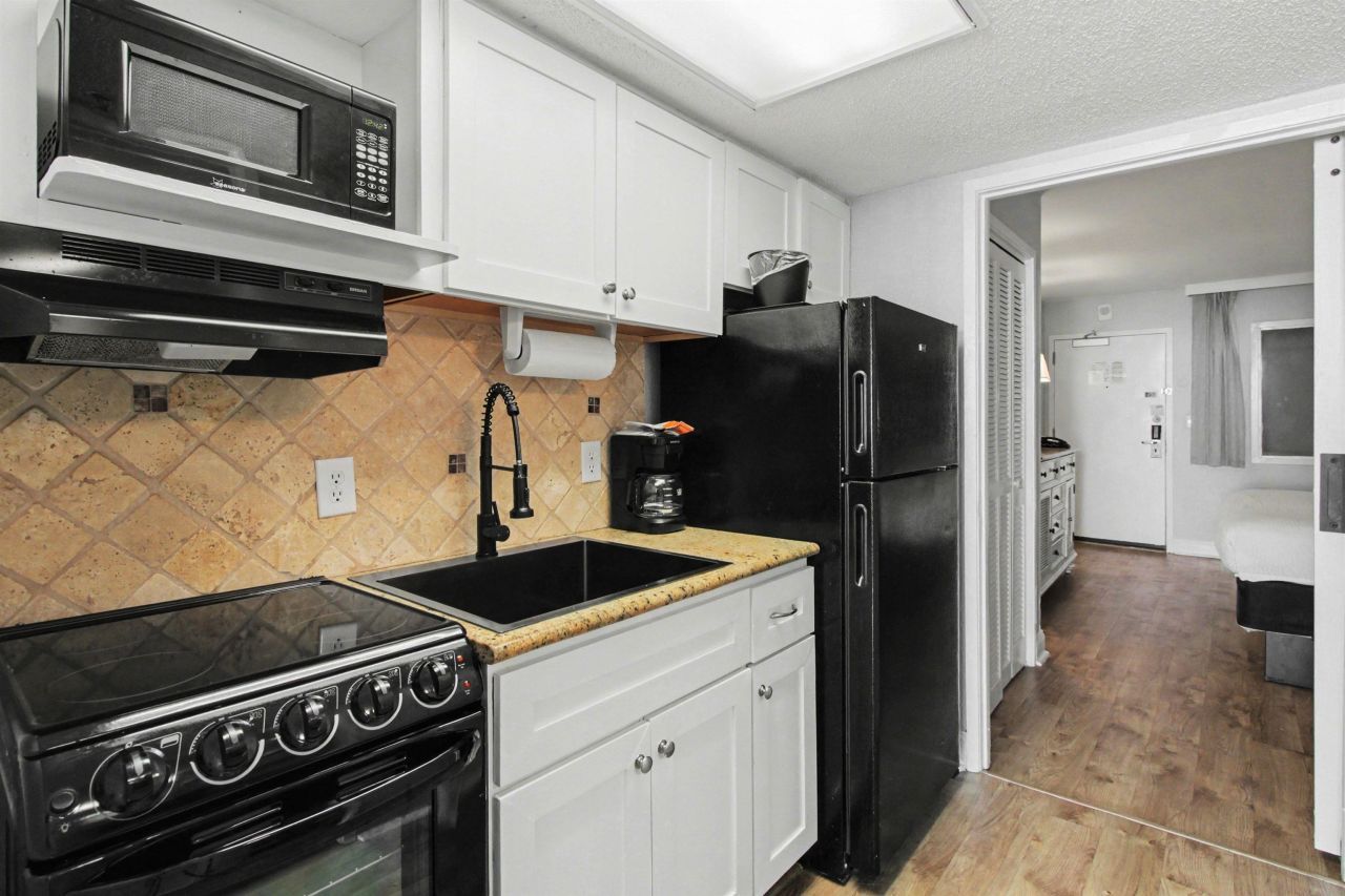 2401 S Ocean Blvd.  Photo 9