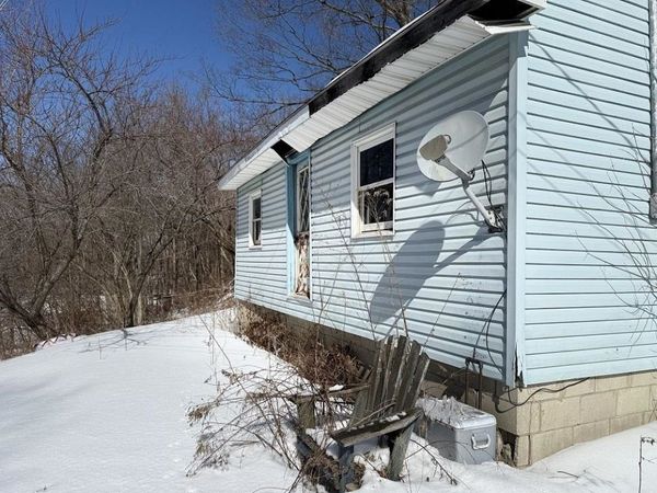 32 French Hill Road, Pownal, VT 05261