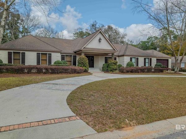 695 Greenwood Avenue, Fairhope, AL 36532