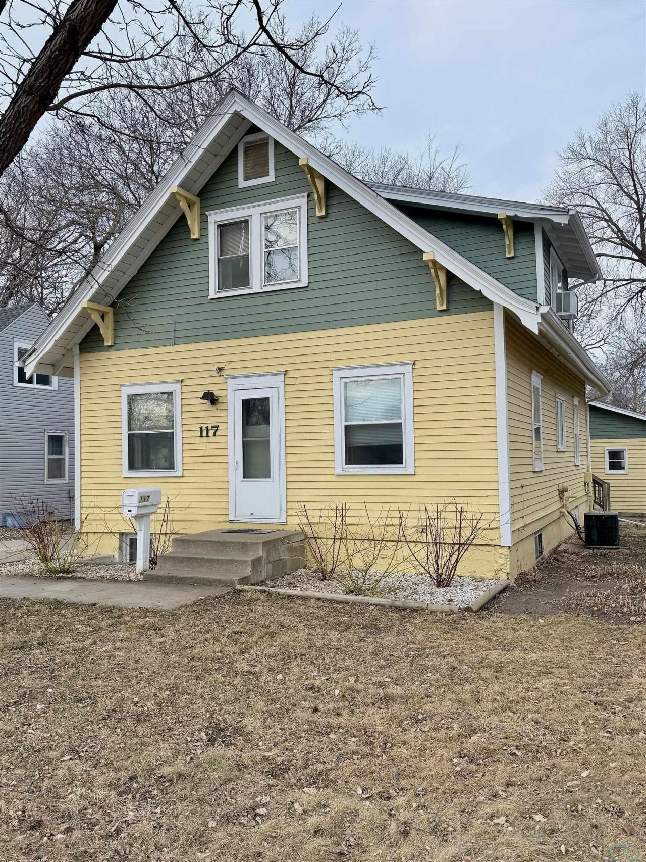 117 S Pine, Vermillion, SD 57069 Main Photo