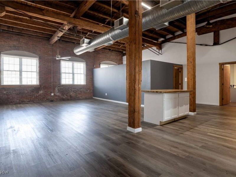 3849 E Lakeside Avenue , Unit 202, Cleveland, OH 44114 Photo 2