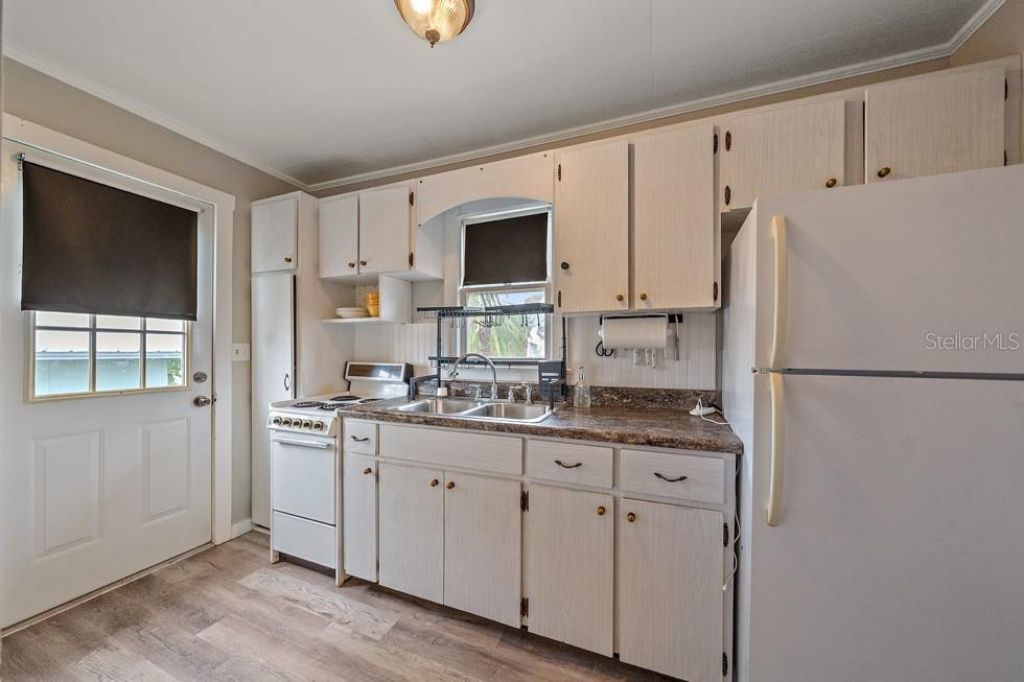 1126 Graber Avenue, Sarasota, FL 34237 Photo