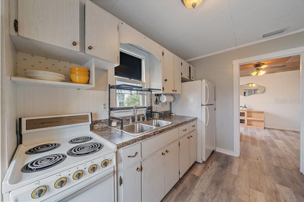 1126 Graber Avenue, Sarasota, FL 34237 Photo
