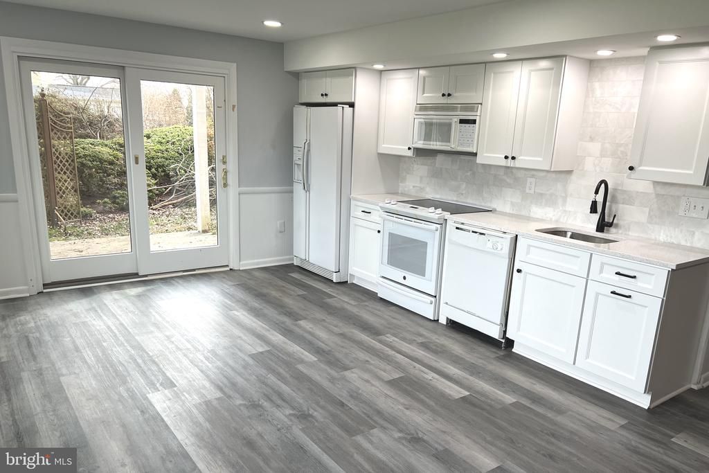 2700 CALKINS , OAK HILL, VA 20171