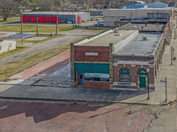 104 E Main , Haskell, OK 74436